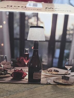 Cordless Wine Bottle Lamp with Remote - RGB + Warm White - USB-C Rechargeable